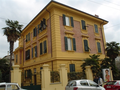 Villino in stile neoclassico