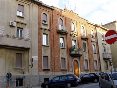 Palazzo in stile neoromanico