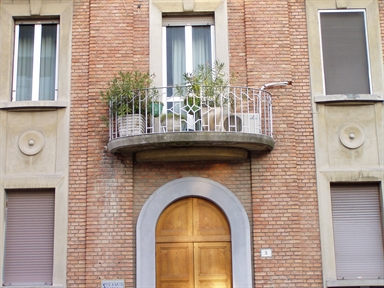 Palazzo in stile neoromanico