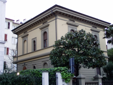 Palazzetto in stile neoclassico