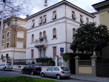 Palazzetto in stile neoclassico