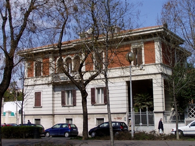 Palazzetto in stile neoclassico