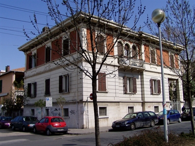 Palazzetto in stile neoclassico