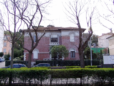 Palazzetto in stile neoclassico
