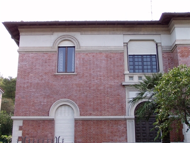 Palazzetto in stile neoclassico