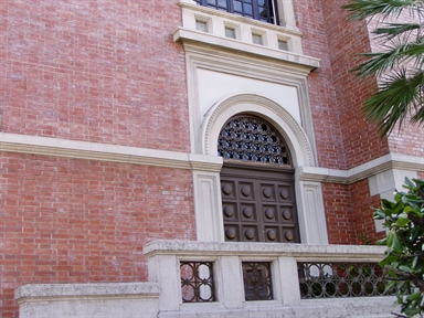 Palazzetto in stile neoclassico