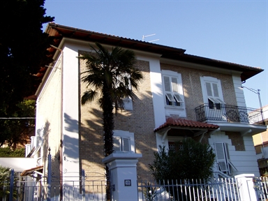 Villino in stile neoclassico