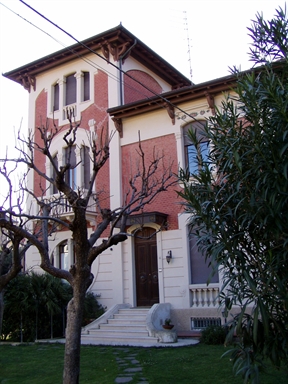 Villino in stile eclettico