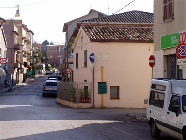 Casa con scala esterna