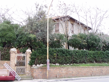 Casa del custode di Villa Almagià