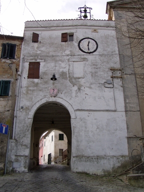 Porta del Castello di Paterno