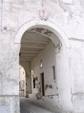 Porta del Castello di Paterno
