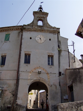 Porta del Castello di Montesicuro
