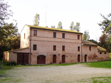Casa colonica di Villa Ferretti