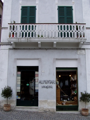 Palazzetto in stile neoclassico