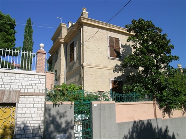 Villa in stile neoclassico