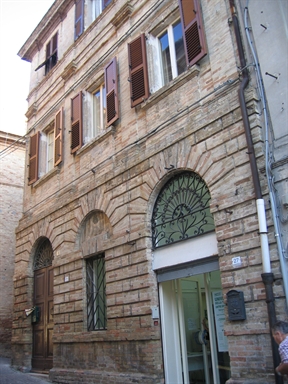 Palazzo in stile neoclassico
