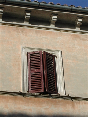 Palazzetto in P.zza Loreti