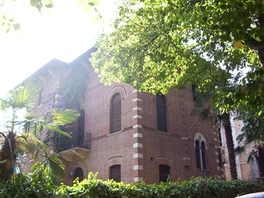 Villino in stile eclettico