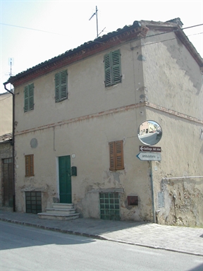 Casa con iscrizione