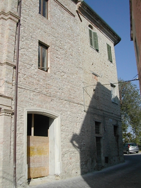 Palazzo sulle mura occidentali