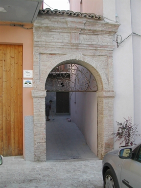 Palazzo sulle mura occidentali