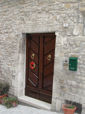 Casa con arco gotico