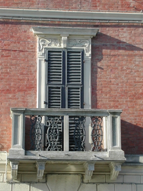 Palazzetto in P.zza Tarsetti, 6