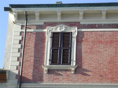 Palazzetto in P.zza Tarsetti, 6