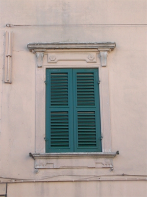 Palazzetto in P.zza Tarsetti, 64