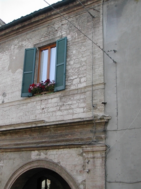 Palazzetto con portici