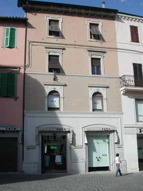 Palazzetto in P.zza Bartolo