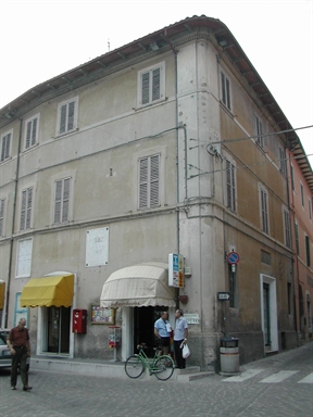 Palazzo in P.zza Bartolo, 12