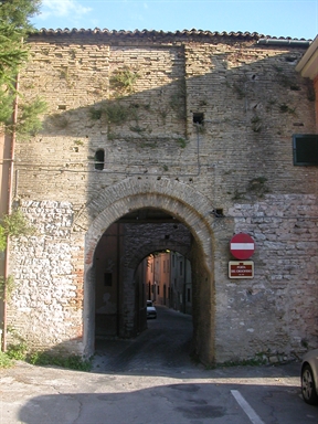 Porta del Crocifisso