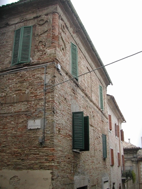 Palazzo in Via Montenovo, 2