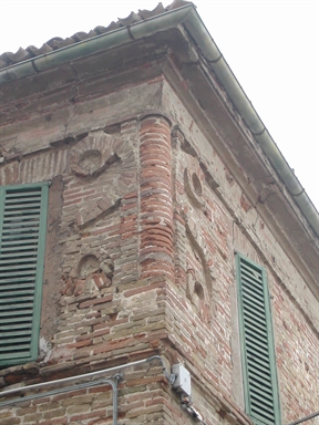 Palazzo in Via Montenovo, 2