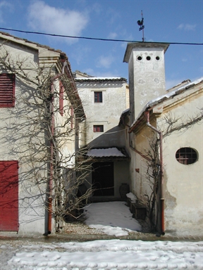 Casa colonica dell'azienda Bucci