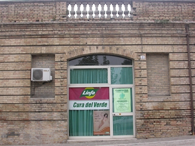 Edificio commerciale