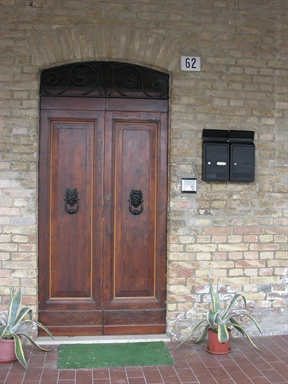 Casa in linea di Borgo Leopardi