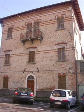 Palazzo in piazza XXV Aprile