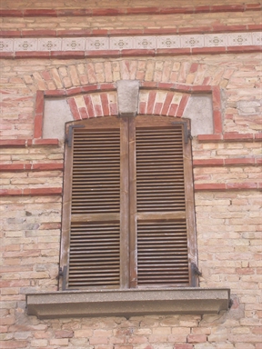 Palazzo in piazza XXV Aprile