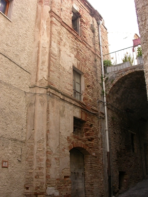 Casa a blocco in via Corso