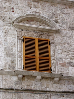 Palazzetto gentilizio con loggiato