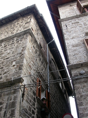 Palazzetto signorile con loggiato