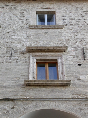 Palazzo signorile con loggiato