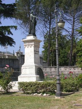 Monumento a Cecco D