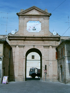 Porta Clementina