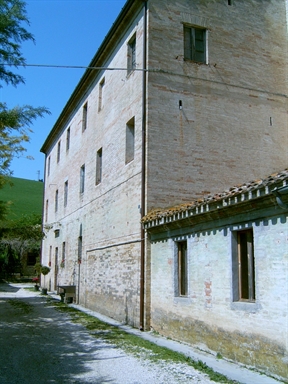 Casa canonica della Chiesa dei Sacri Cuori di Gesù