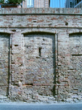 Muro di contenimento