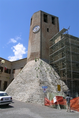Torre campanaria del sec. XII